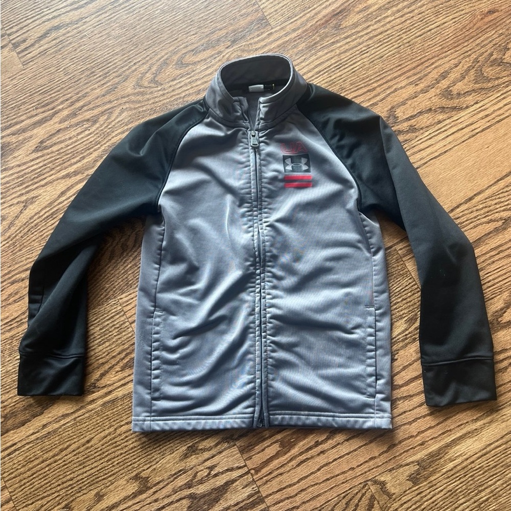 Size 7 under armour zip up